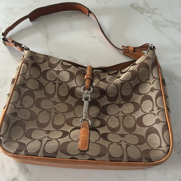 Coach Hampton signature leather canvas shoulder Bag EUC - Picture 2 of 8